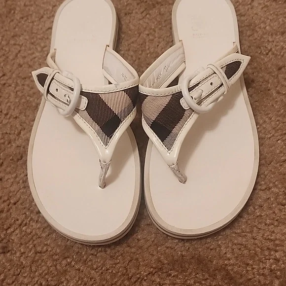 Burberry Classic Sandals - Picture 2 of 16